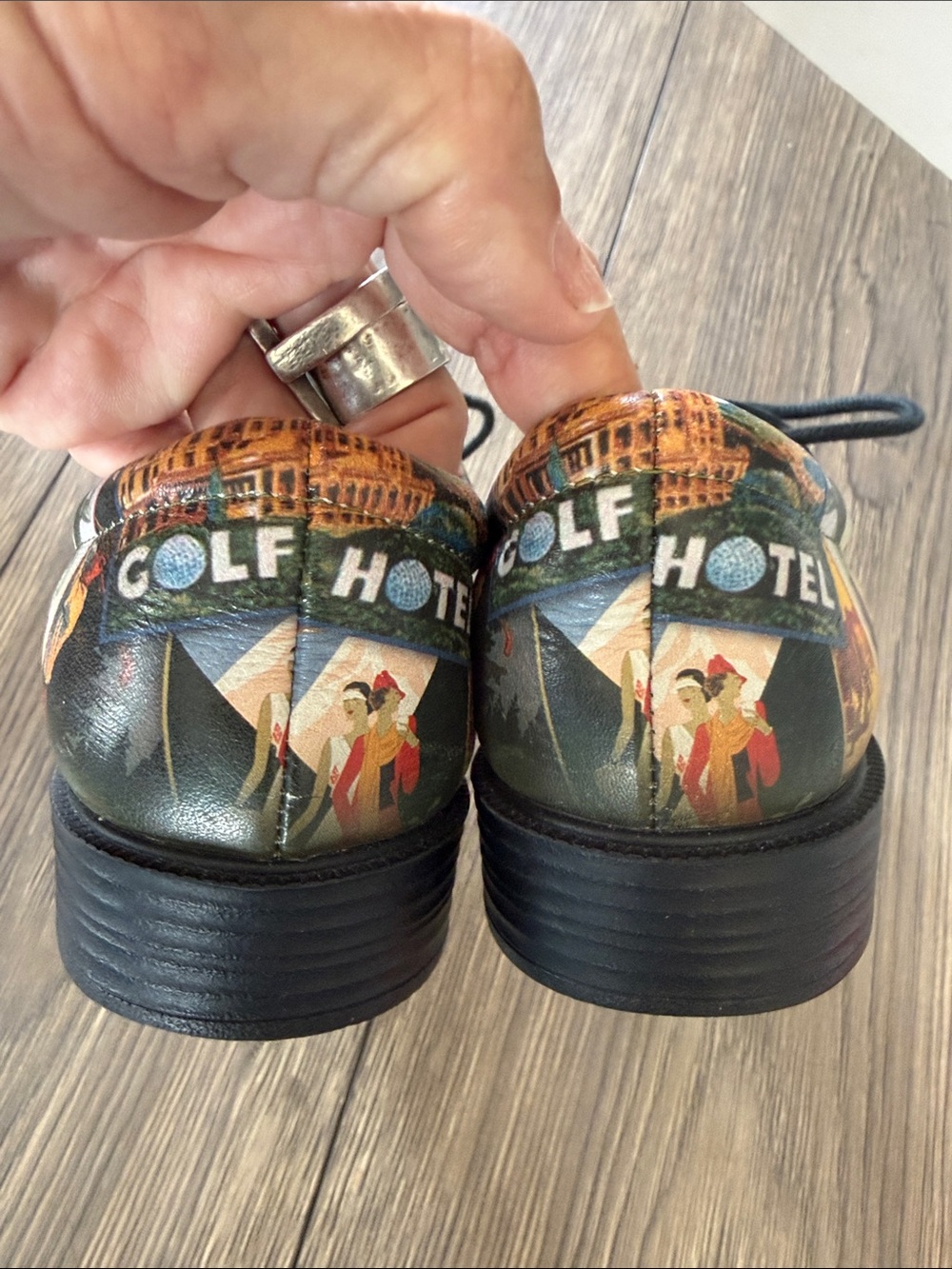 Vintage Golf Hotel Print Leather Oxford Shoes Size 6.6 Colorful Novelty Lace-Up - Picture 8 of 8